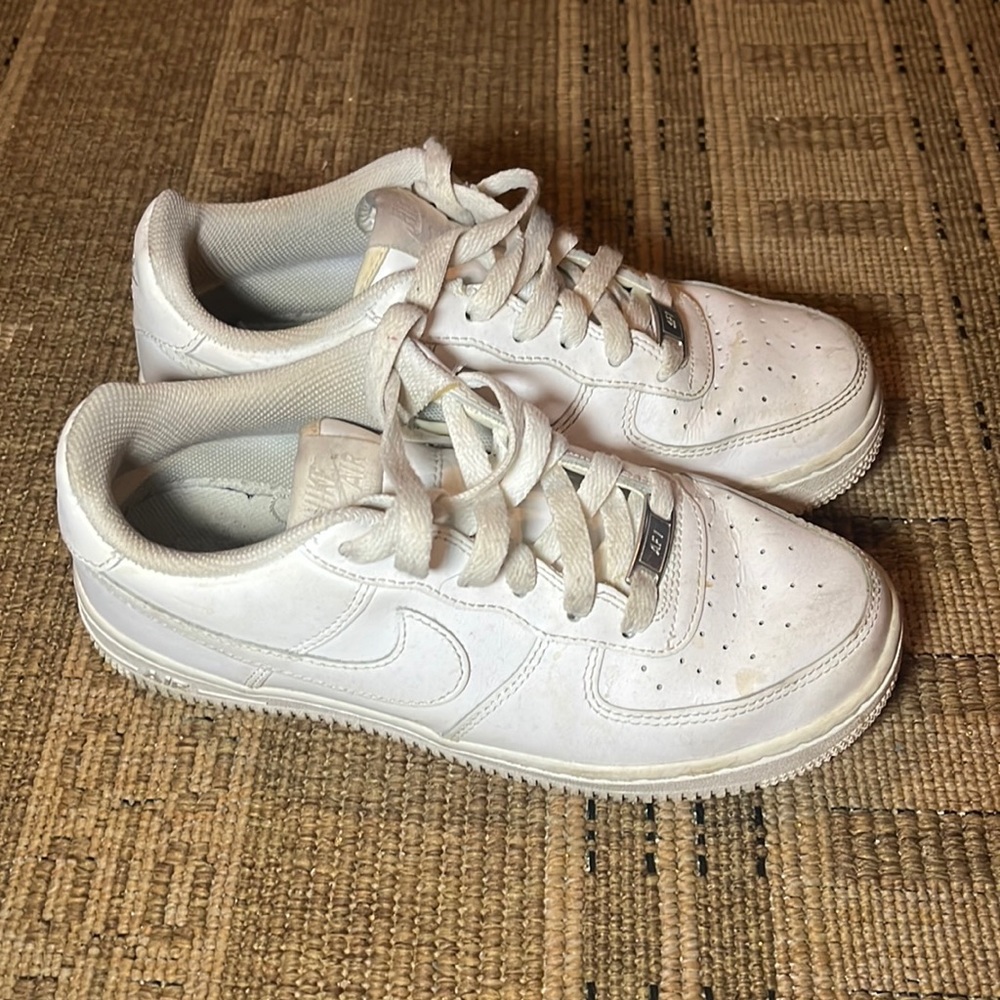 Air Force 1s Size 5Y
